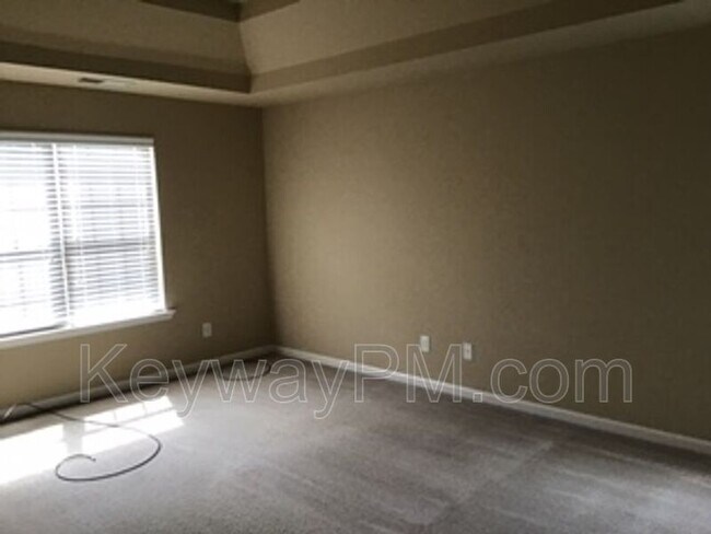 Building Photo - 6017 Reynolds Cir