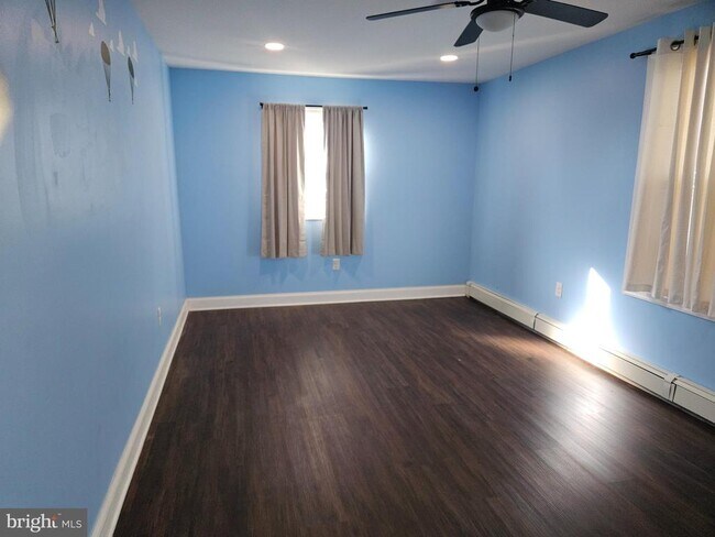 Building Photo - 414 Delaware Ave