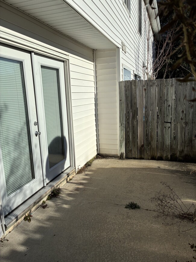 Building Photo - 3820 Sterling Pointe Dr