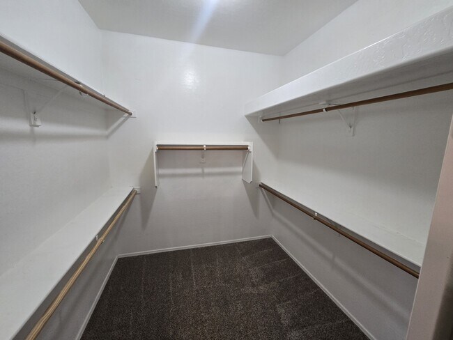Building Photo - 1580 N Racine Ct