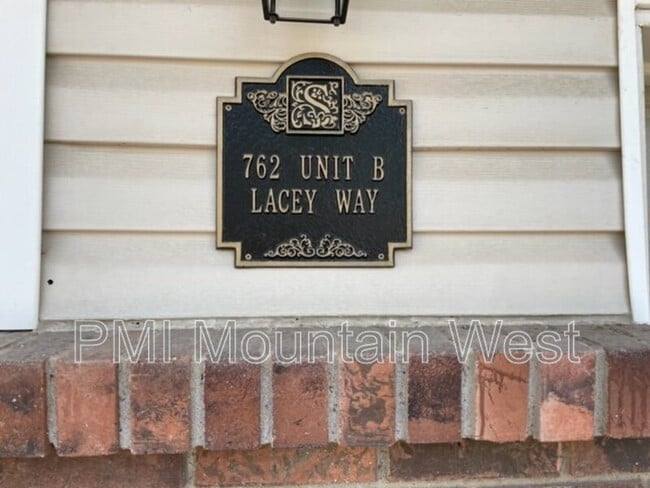 Building Photo - 762 Lacey Way