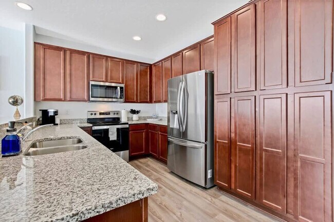 Building Photo - 5494 Cherry Ln