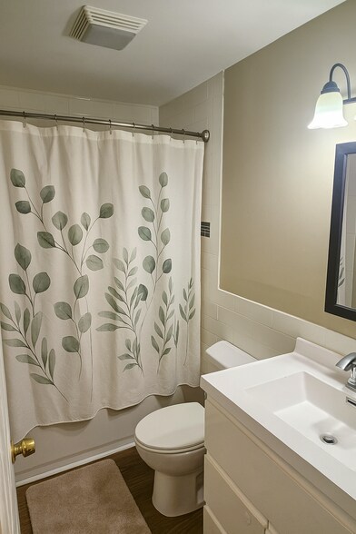 Building Photo - 332 Maplewood Dr