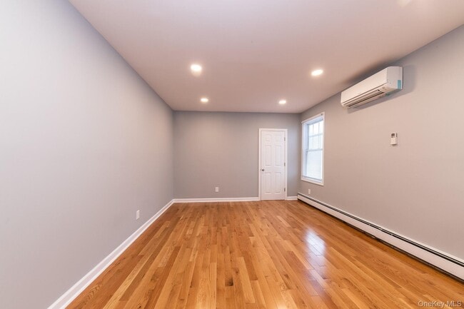 Building Photo - 20 Starks Pl