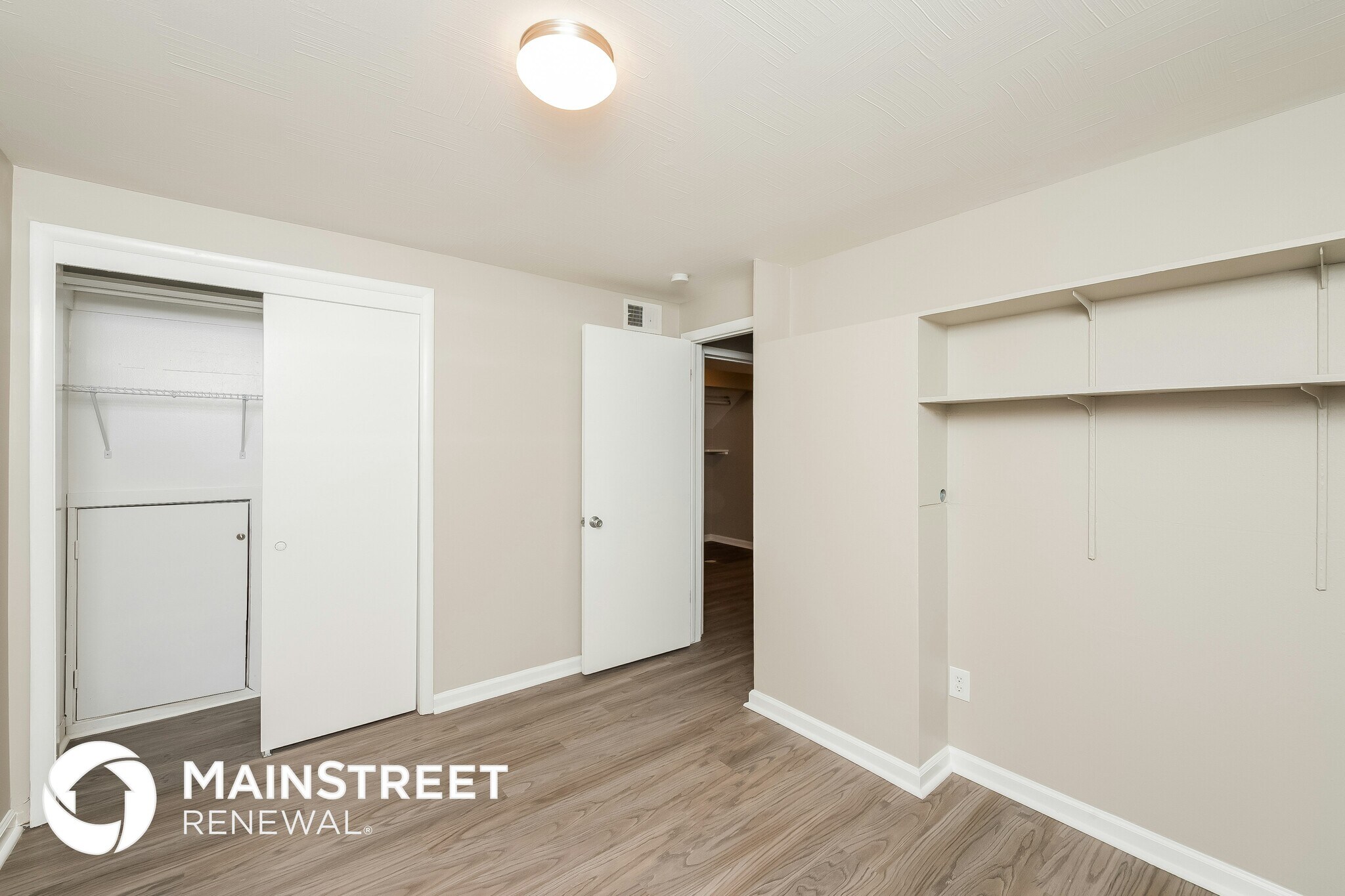 Building Photo - 6025 Parfet St