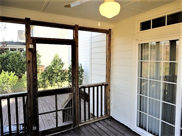 Building Photo - 905 Alba Rose Lane