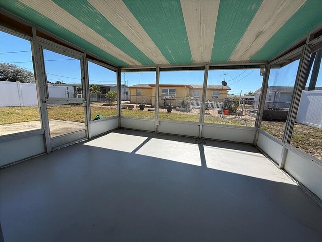 Building Photo - 3838 Beechwood Dr