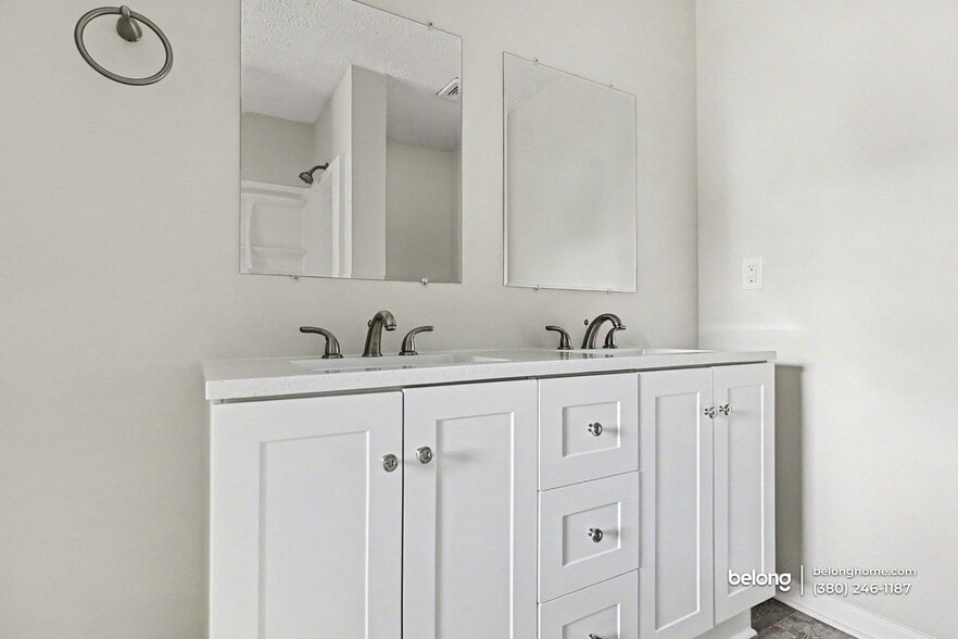 Building Photo - 217 Moorfield Dr