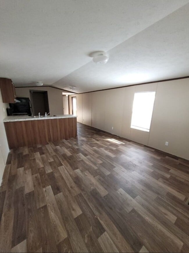 Building Photo - NOW ACCEPTING APPLICATIONS: Madison Co- Colbert, GA- Three Bedroom and Two Bathroom Manufactured ...