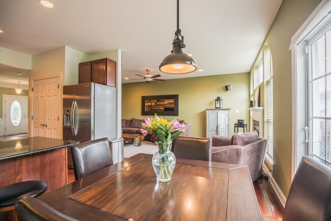 Building Photo - 216 Westbrook Dr