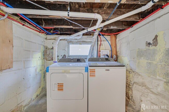 Building Photo - 36 2nd Ave