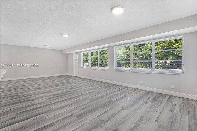 Building Photo - 3303 NW 37th Ave