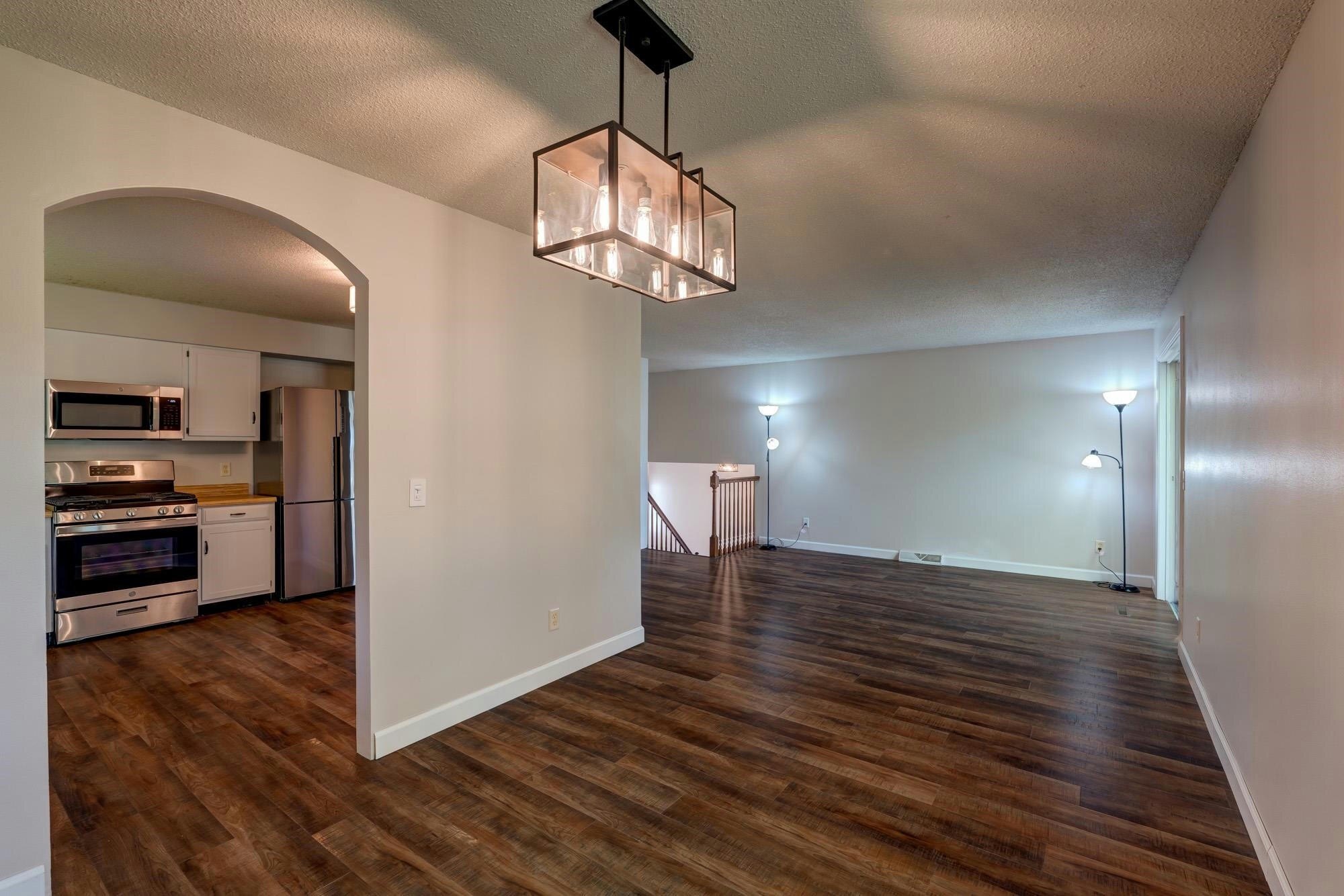 Building Photo - 390 Columbus Ct