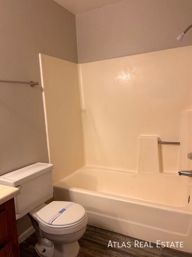 Building Photo - 3060 E Cicero St