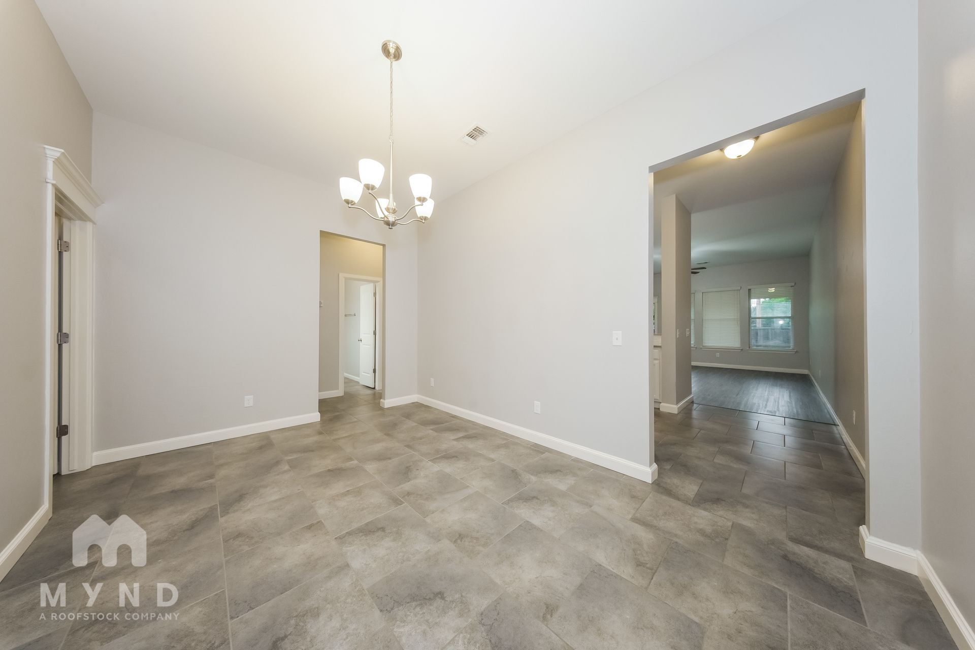 Building Photo - 1013 Merlin Dr