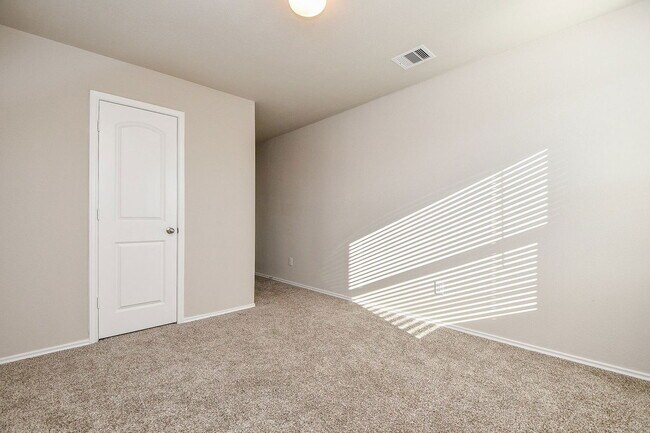 Building Photo - 16868 Pink Wintergreen Dr