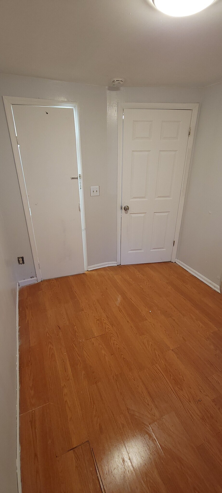 Building Photo - 99 Lark St