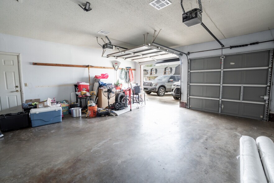 Building Photo - 2308 SW 76th St