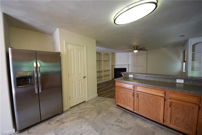 Building Photo - 1109 Lady Ashley Dr