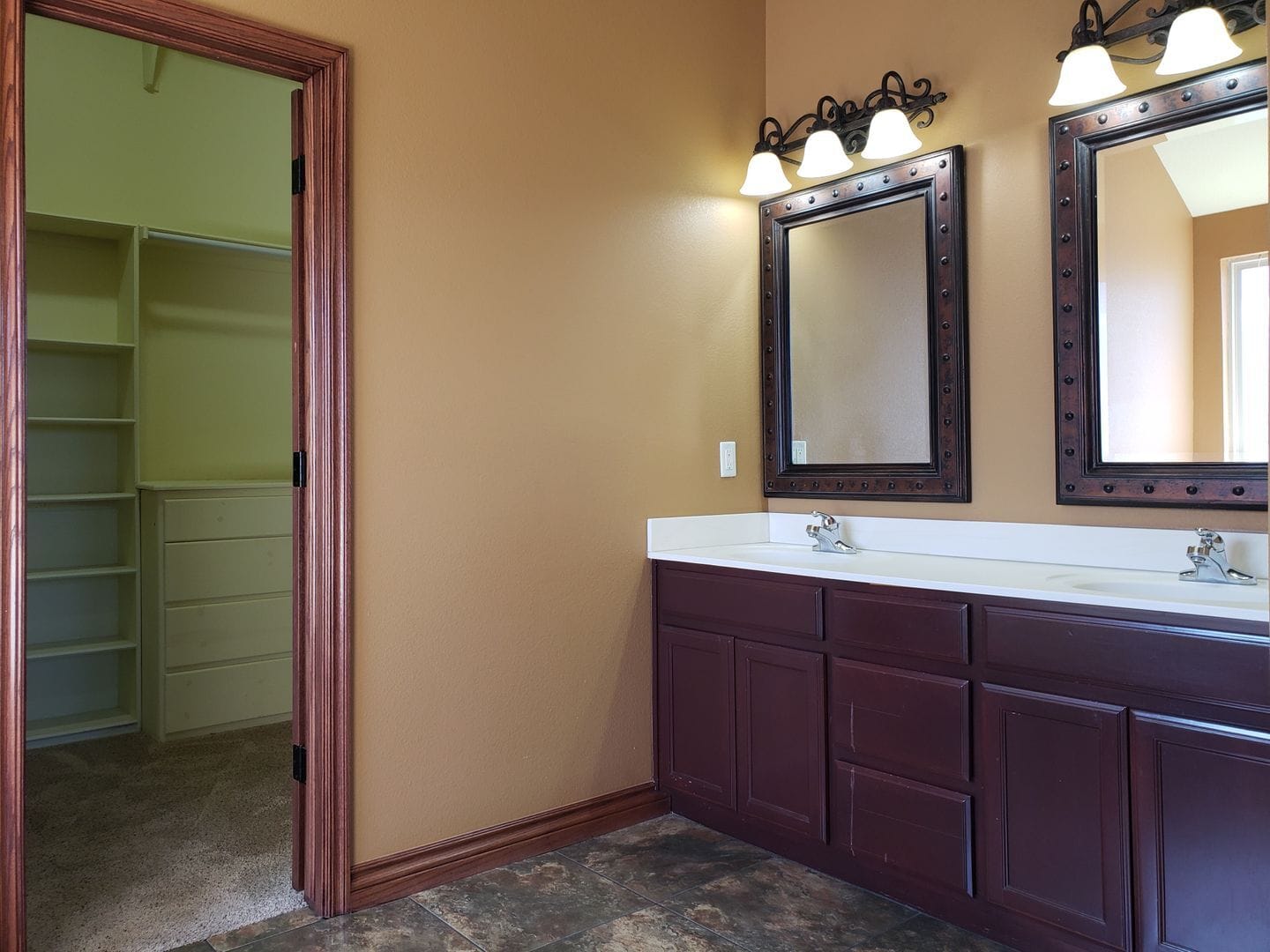 Building Photo - 329 Madison Pl Dr