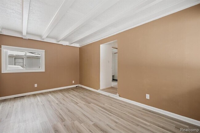 Building Photo - 2266 Newberry Rd