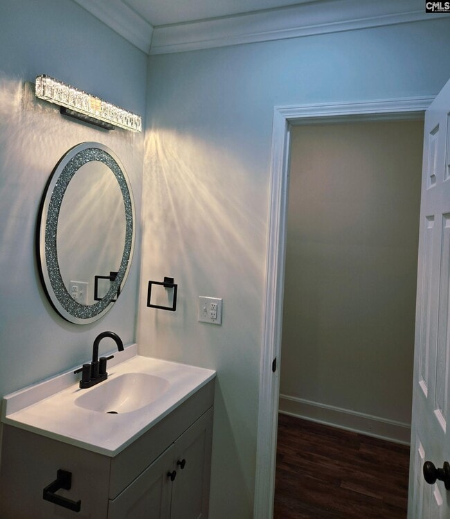 Building Photo - 641 Brooks Ave