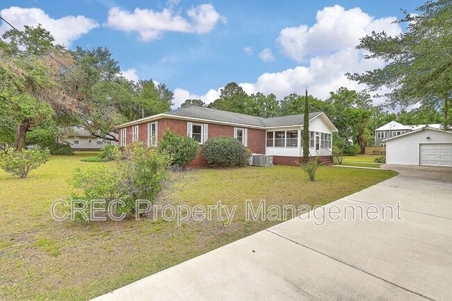 Building Photo - 1132 Children Rd