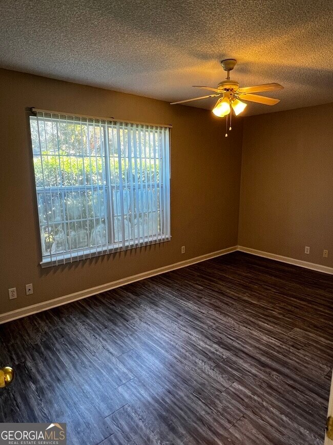 Building Photo - 109 Clinton Ct