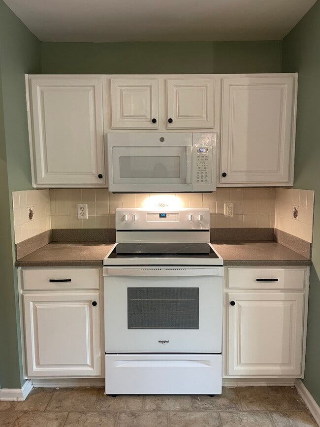 Building Photo - 9317 Tewkesbury Ct