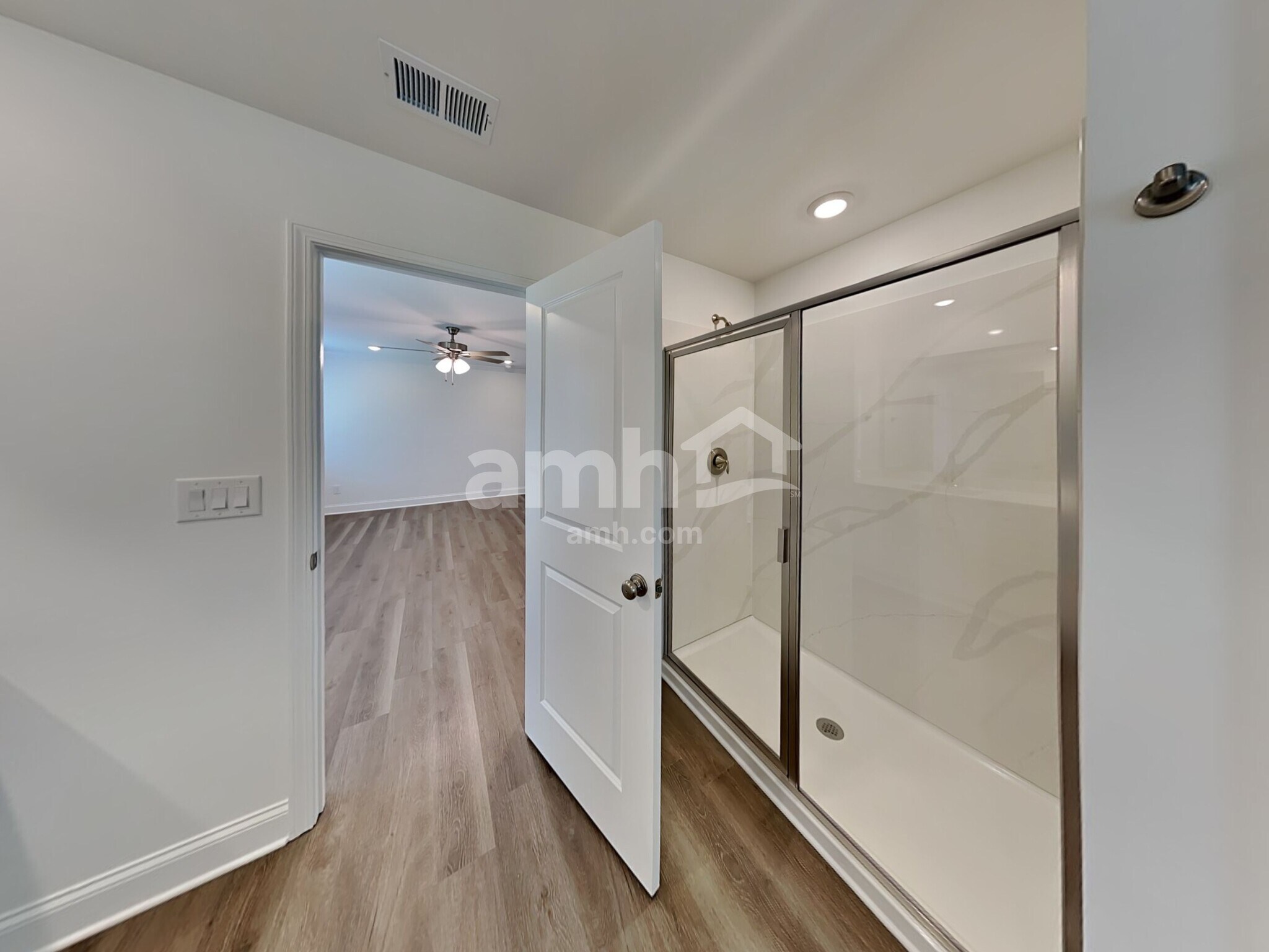 Building Photo - 1031 Highland Walk