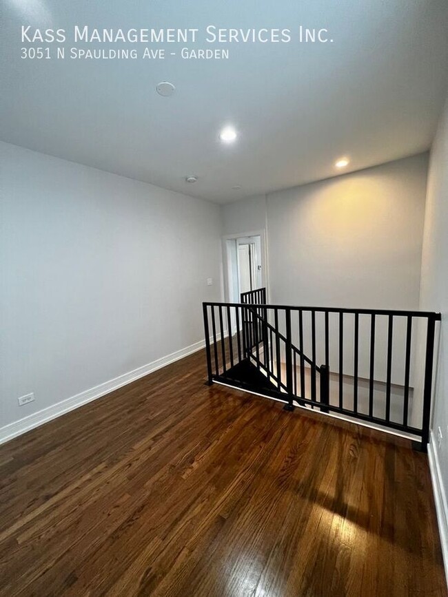 Building Photo - 3051 N Spaulding Ave