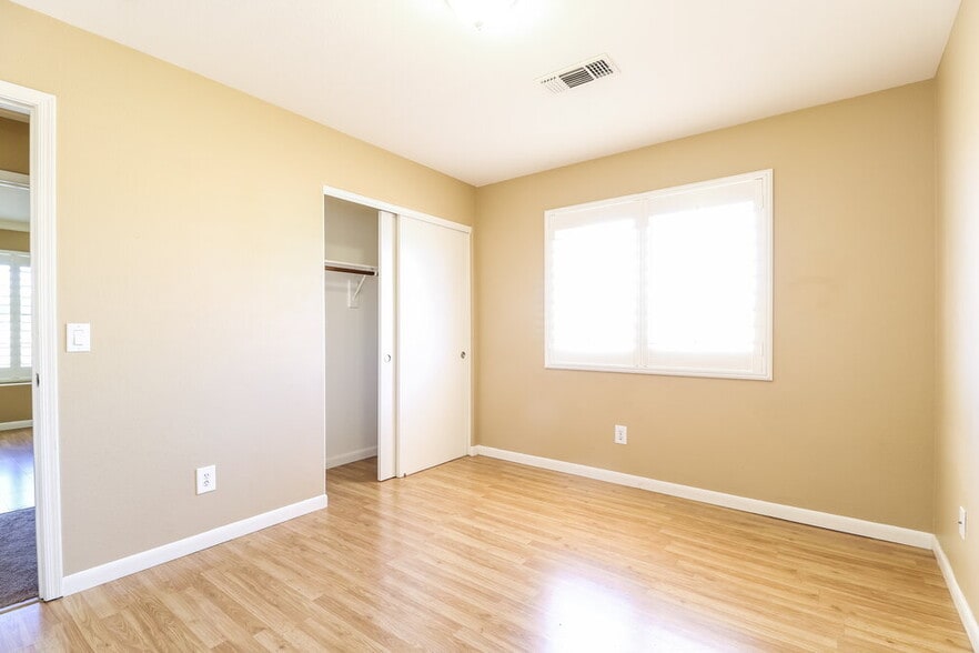Building Photo - 5174 W Geronimo St