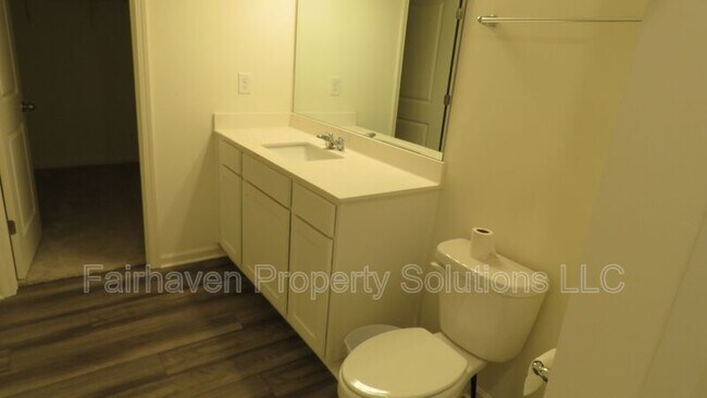 Building Photo - 1050 Paddington Dr