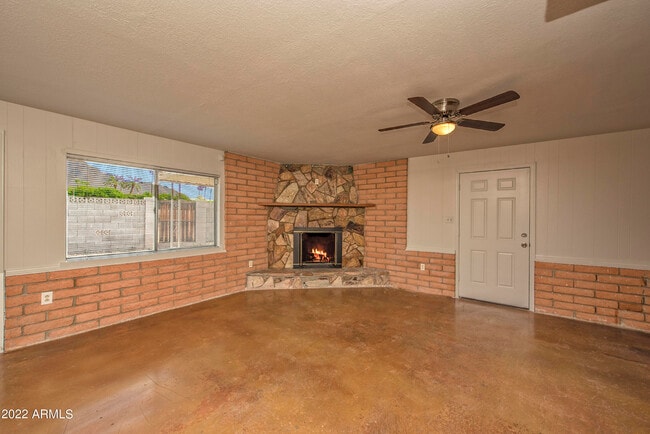 Building Photo - 4456 E Campbell Ave