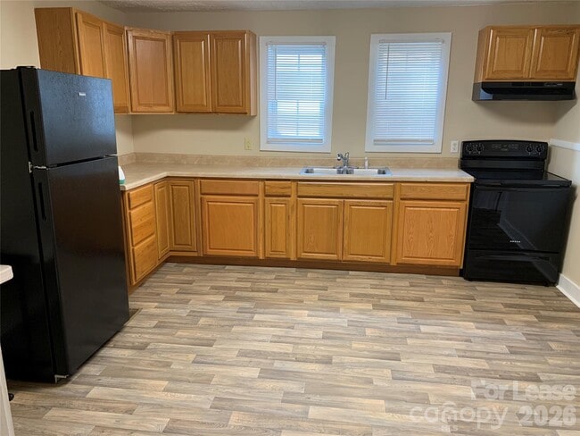 Building Photo - 208 Parker Ave