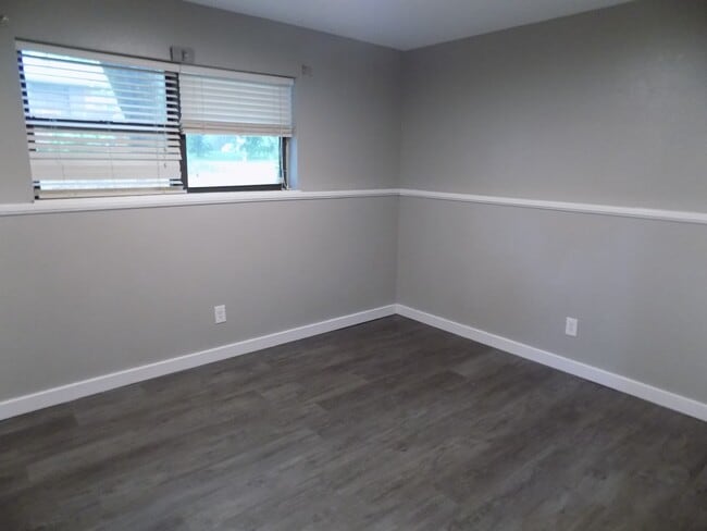 Building Photo - 115 Belmont Dr