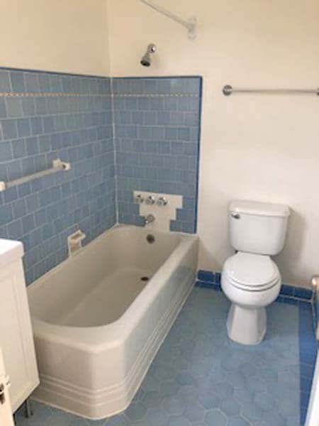 Bath - 10581 Ayres Ave