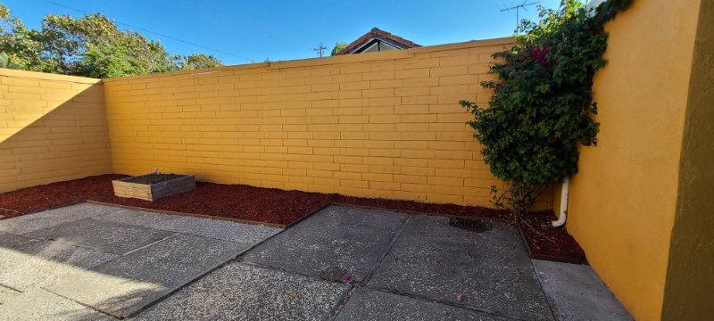 Building Photo - 3900 Lake Mead Dr