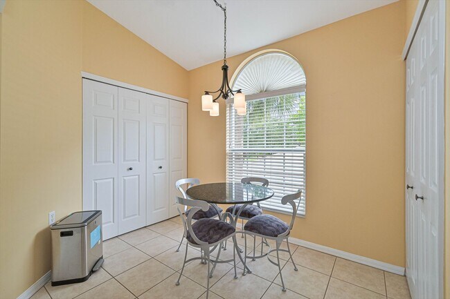 Building Photo - 22741 Sandy Bay Dr