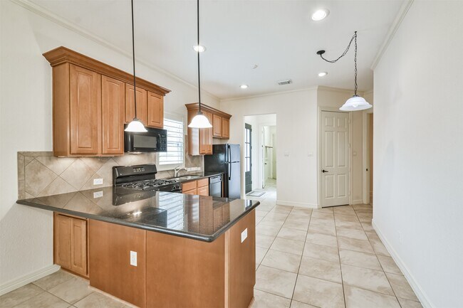 Building Photo - 2 Sagestone