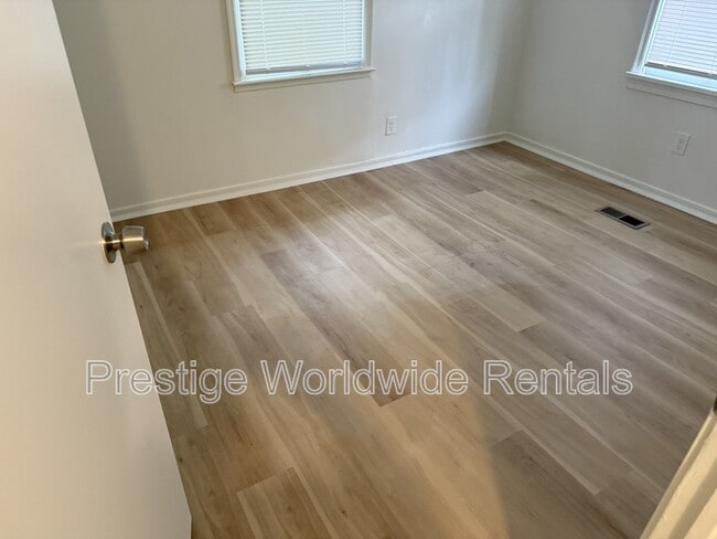 Building Photo - 679 Parkchester Dr