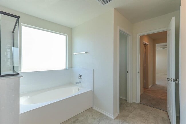 Building Photo - 8203 Knoxville Trl