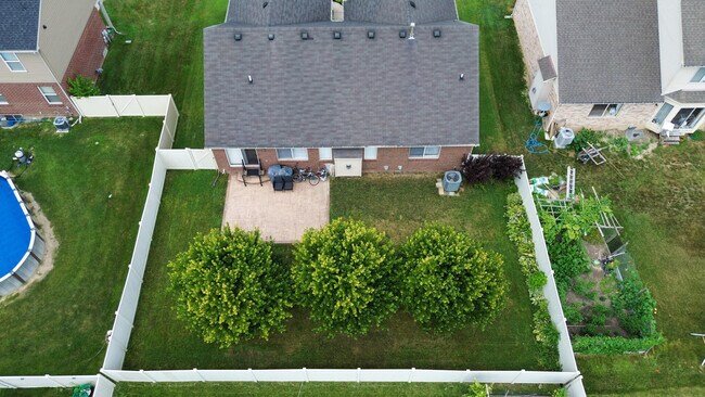 Building Photo - 38619 Watson Cir