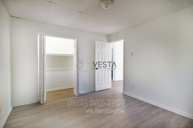 Building Photo - 130 Reems Creek Rd