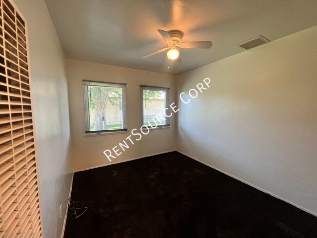 Building Photo - 1 Bedroom Single Story Condo for Rent in P...