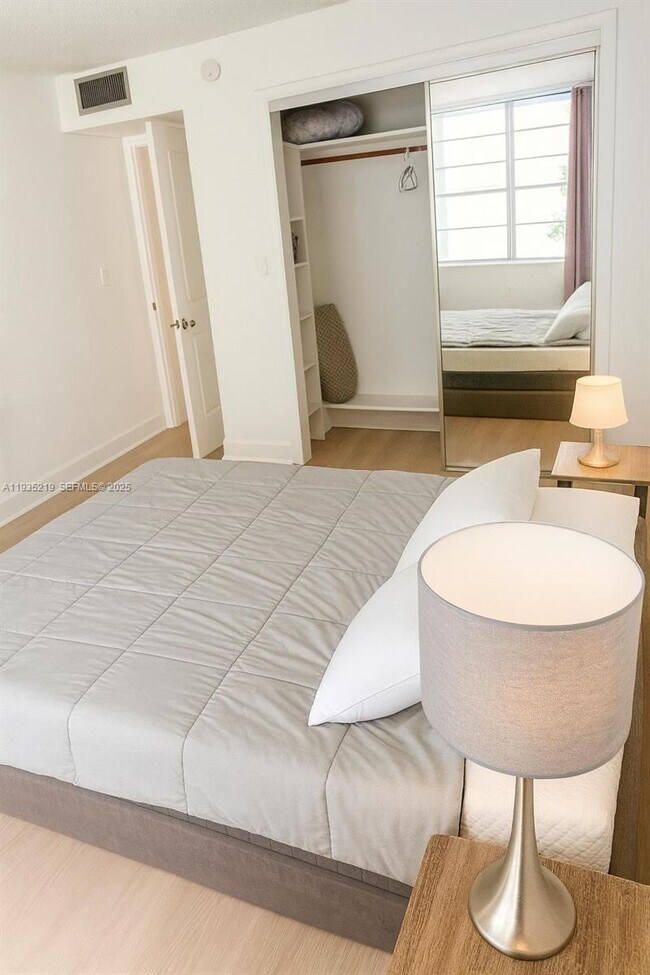 Building Photo - 1732 Meridian Ave