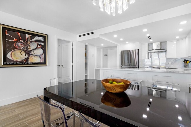 Building Photo - 5701 Collins Ave