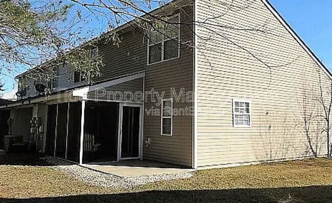 Building Photo - 1100 Elm Hall Cir