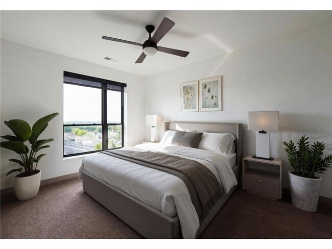 Building Photo - 640 Wisconsin Ave N