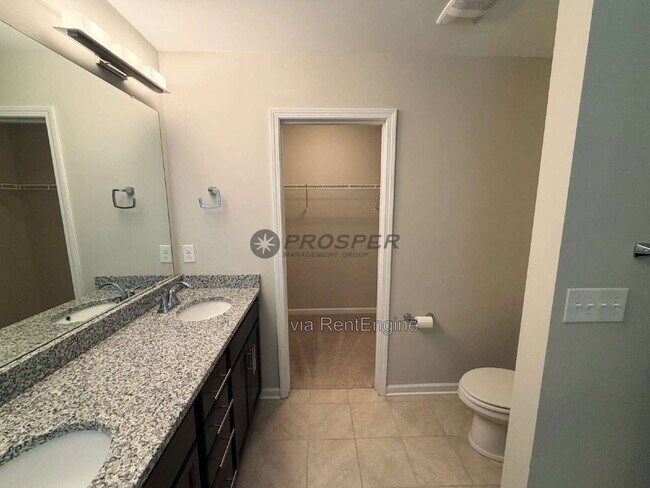 Building Photo - 108 Redmont Ct